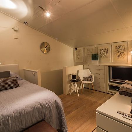 Sleep At Slim Amsterdam Bed and Breakfast Εξωτερικό φωτογραφία