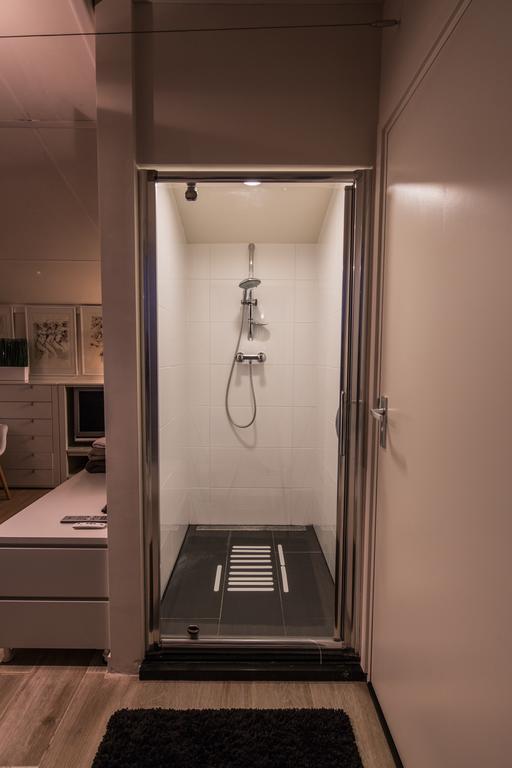 Sleep At Slim Amsterdam Bed and Breakfast Εξωτερικό φωτογραφία