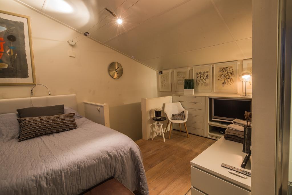Sleep At Slim Amsterdam Bed and Breakfast Εξωτερικό φωτογραφία