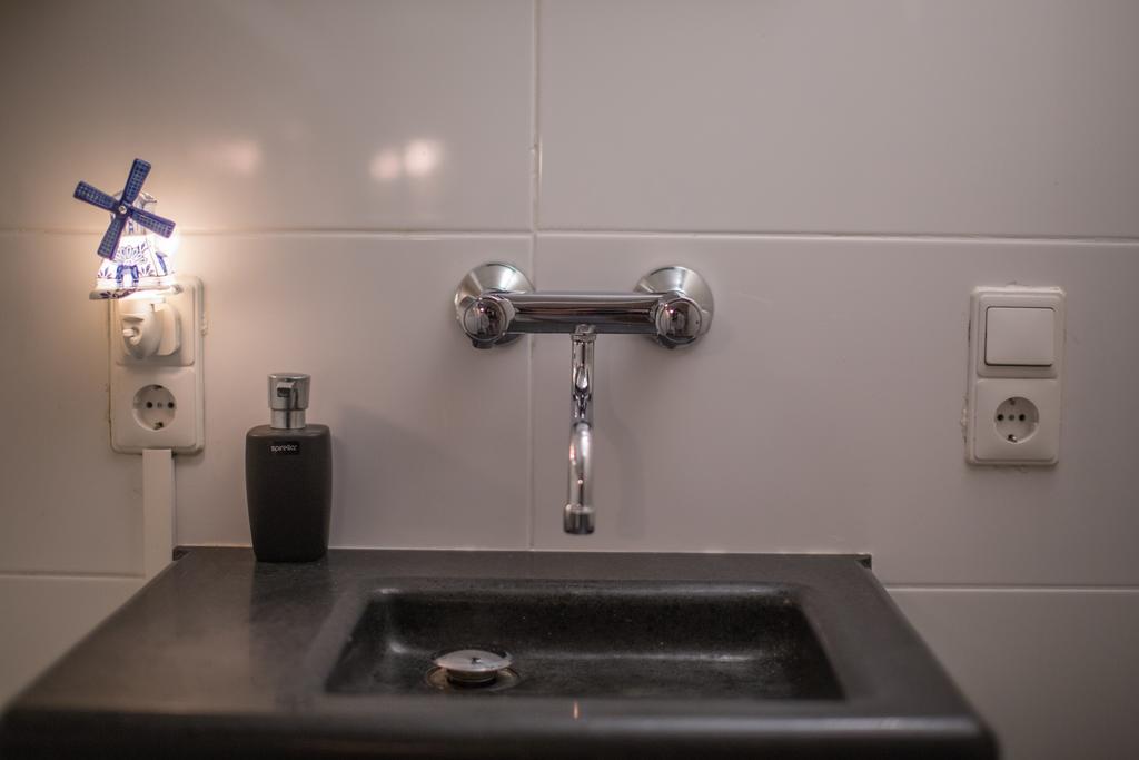 Sleep At Slim Amsterdam Bed and Breakfast Δωμάτιο φωτογραφία